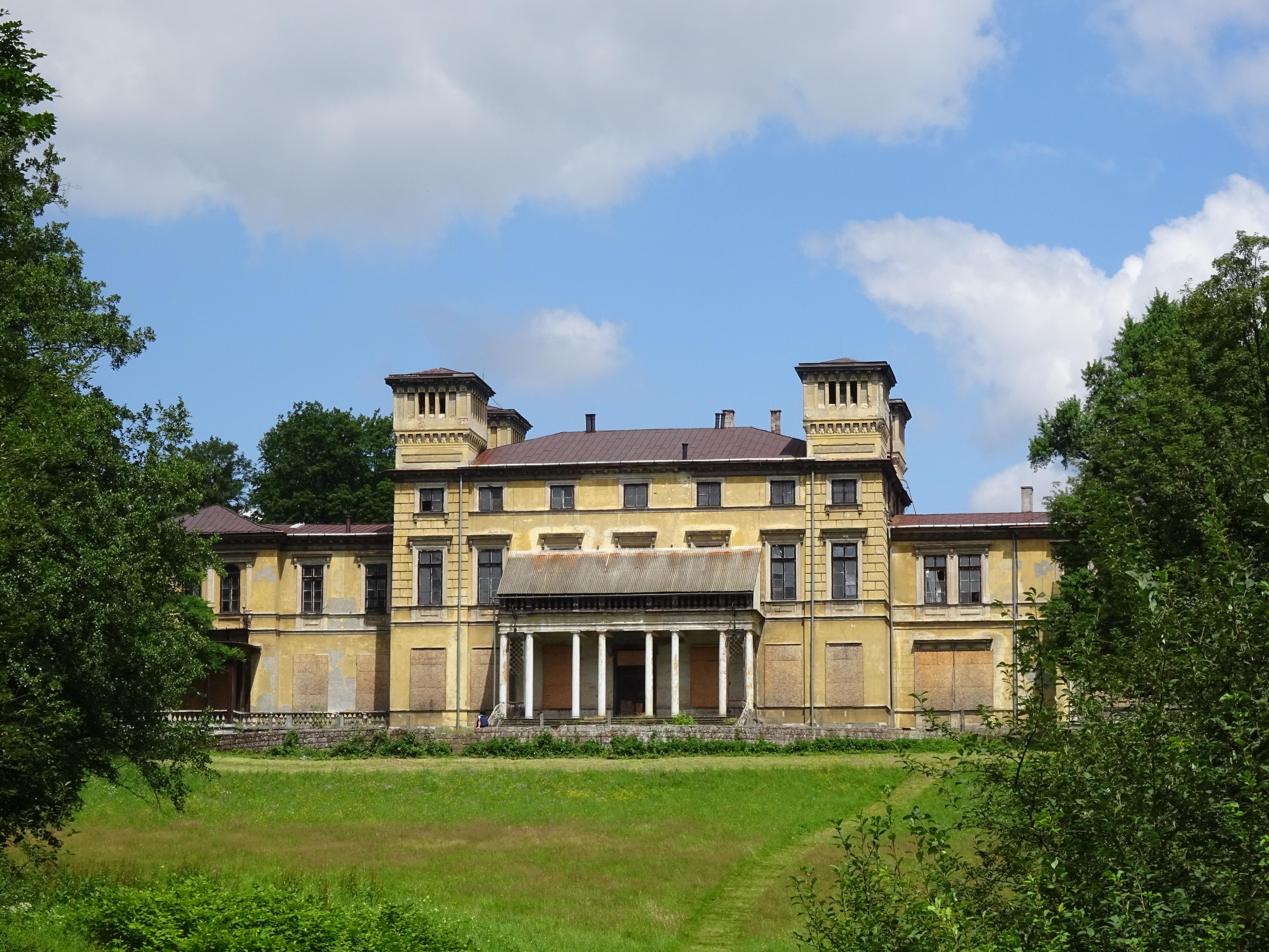 Pałac Potockich w Krzeszowicach